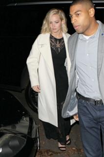 Jennifer Lawrence feet photo thumbnail
