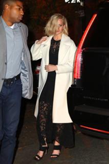 Jennifer Lawrence feet photo thumbnail