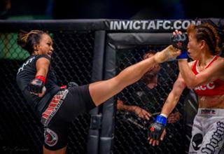 Michelle Waterson feet photo thumbnail