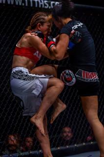 Michelle Waterson feet photo thumbnail