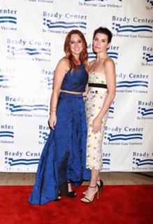 Julianna Margulies feet photo thumbnail