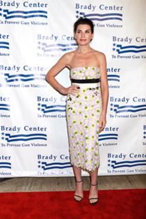 Julianna Margulies feet photo thumbnail