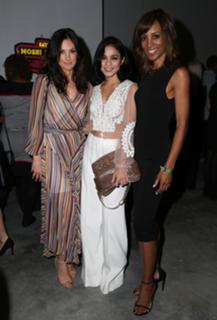 Minka Kelly feet photo thumbnail