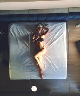 Jelena Karleusa feet photo thumbnail