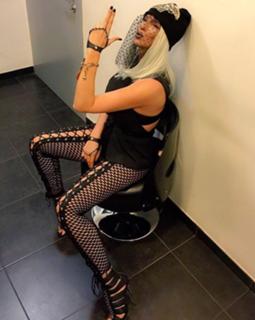 Jelena Karleusa feet photo thumbnail