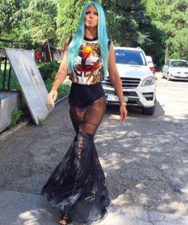 Jelena Karleusa feet photo thumbnail