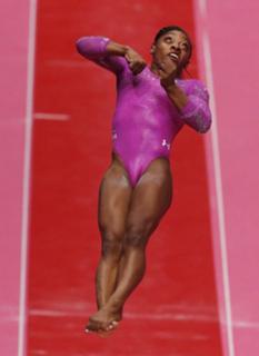 Simone Biles feet photo thumbnail