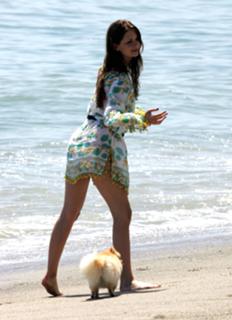 Mischa Barton feet photo thumbnail