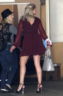 Debby Ryan feet photo thumbnail