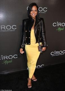 Christina Milian feet photo thumbnail