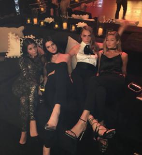 Cara Delevingne feet photo thumbnail