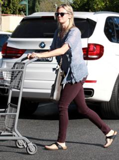 Amy Smart feet photo thumbnail