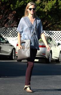 Amy Smart feet photo thumbnail
