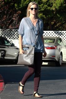 Amy Smart feet photo thumbnail