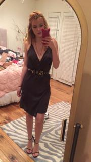 Bella Thorne feet photo thumbnail