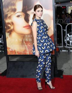 Holland Roden feet photo thumbnail