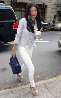 Jessica Szohr feet photo thumbnail
