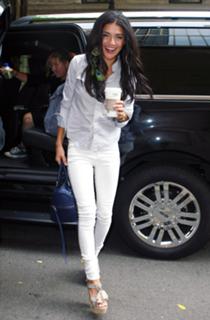Jessica Szohr feet photo thumbnail