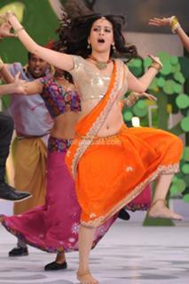 Kriti Kharbanda feet photo thumbnail