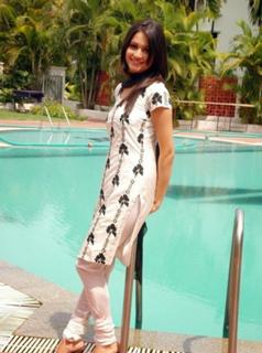 Kriti Kharbanda feet photo thumbnail