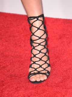Kendall Jenner feet photo thumbnail