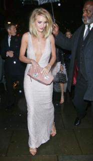 Rosie Huntington-Whiteley feet photo thumbnail