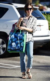 Lily Collins feet photo thumbnail