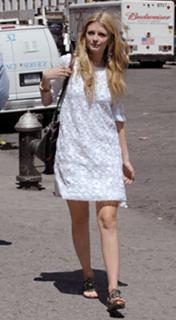 Mischa Barton feet photo thumbnail