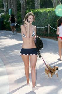 Mischa Barton feet photo thumbnail