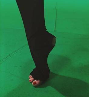 Kendall Jenner feet photo thumbnail