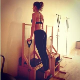 Shantel VanSanten feet photo thumbnail