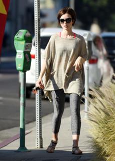 Lily Collins feet photo thumbnail