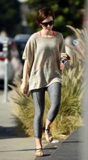 Lily Collins feet photo thumbnail