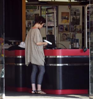 Lily Collins feet photo thumbnail