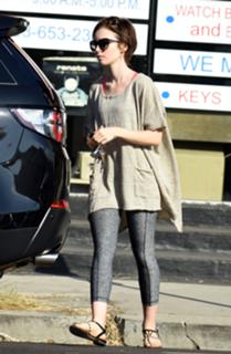 Lily Collins feet photo thumbnail
