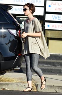 Lily Collins feet photo thumbnail