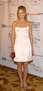 Jennifer Morrison feet photo 3