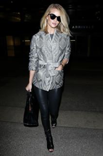 Rosie Huntington-Whiteley feet photo thumbnail