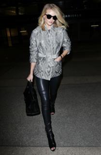 Rosie Huntington-Whiteley feet photo thumbnail