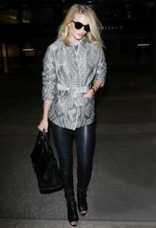Rosie Huntington-Whiteley feet photo thumbnail
