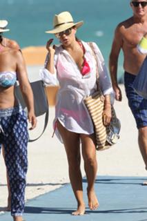 Eva Longoria feet photo thumbnail