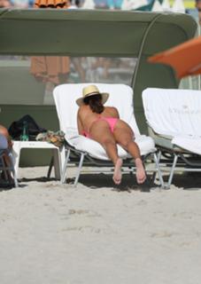 Eva Longoria feet photo thumbnail