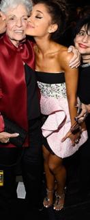 Ariana Grande feet photo thumbnail