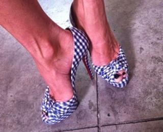Adriane Galisteu feet photo thumbnail