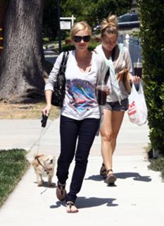 Brittany Snow feet photo thumbnail