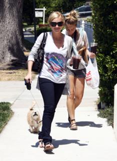 Brittany Snow feet photo thumbnail