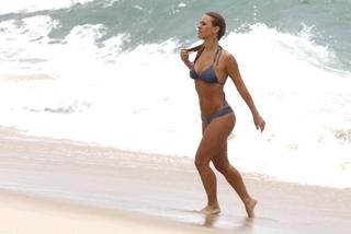 Carolina Dieckmann feet photo thumbnail