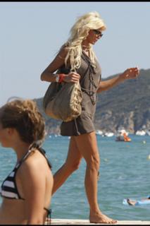 Victoria Silvstedt feet photo thumbnail