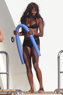 Naomi Campbell feet photo thumbnail