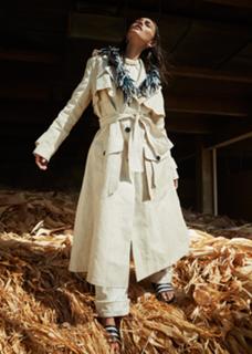 Phoebe Tonkin feet photo thumbnail